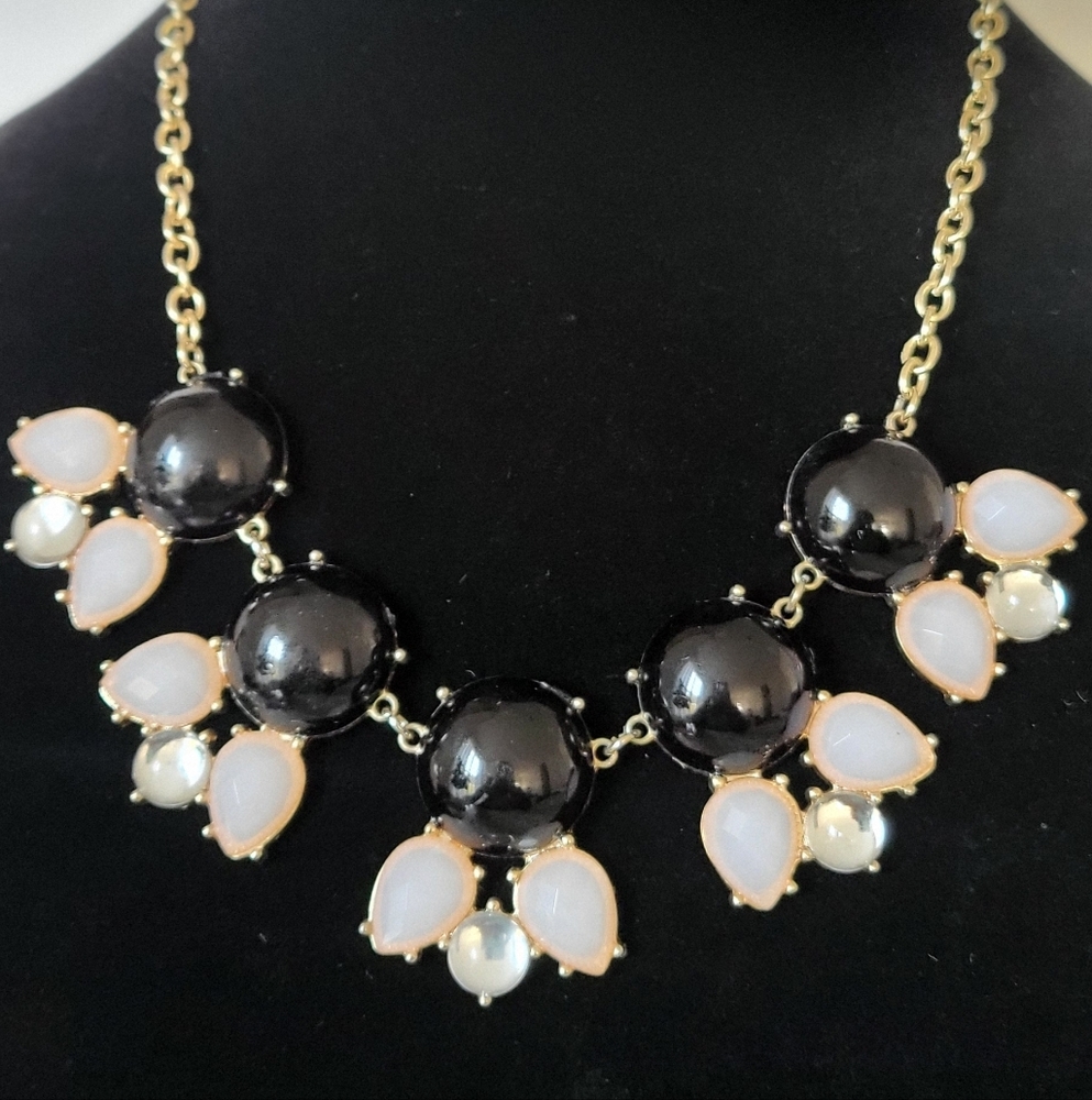 Elegant Multi-Color Acrylic Statement Necklace